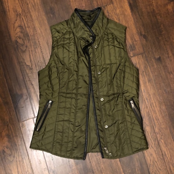 Banana Republic Quilted Field Vest - Army Green - Picture 2 of 11
